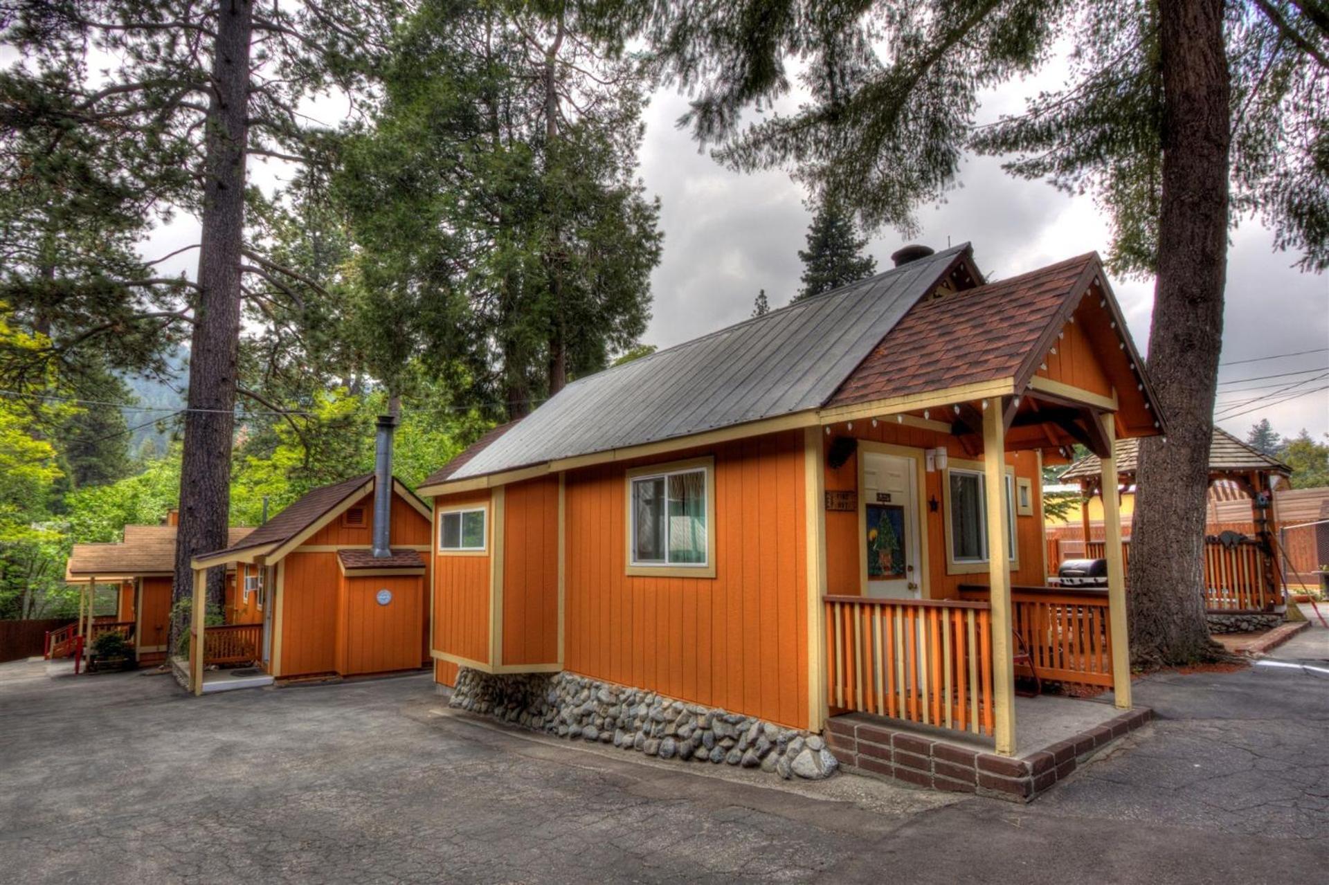 Sleepy Hollow Cabins And Hotel Crestline Buitenkant foto