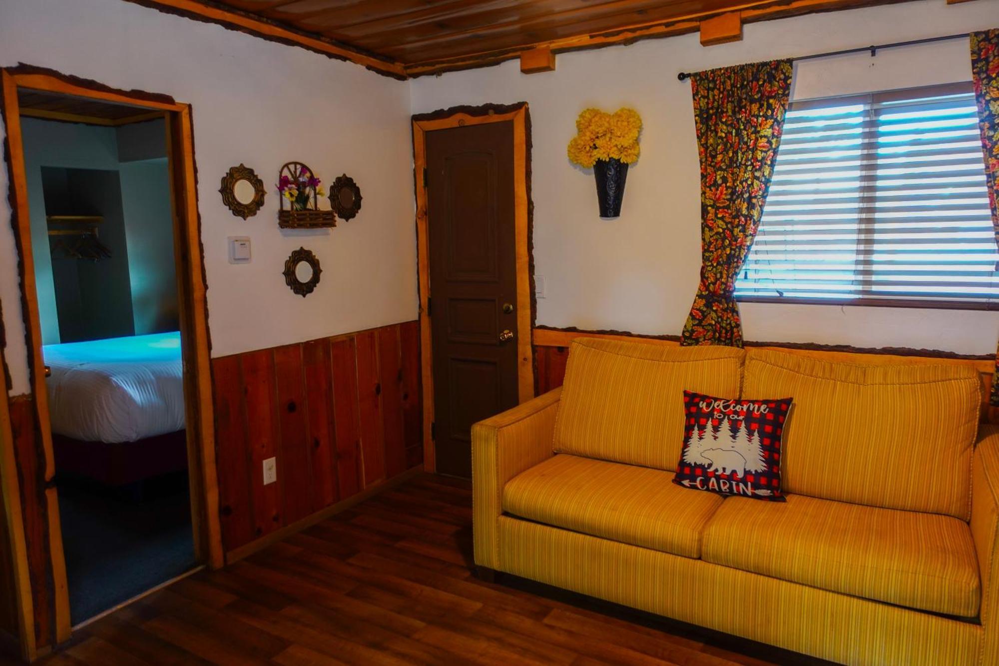 Sleepy Hollow Cabins And Hotel Crestline Buitenkant foto
