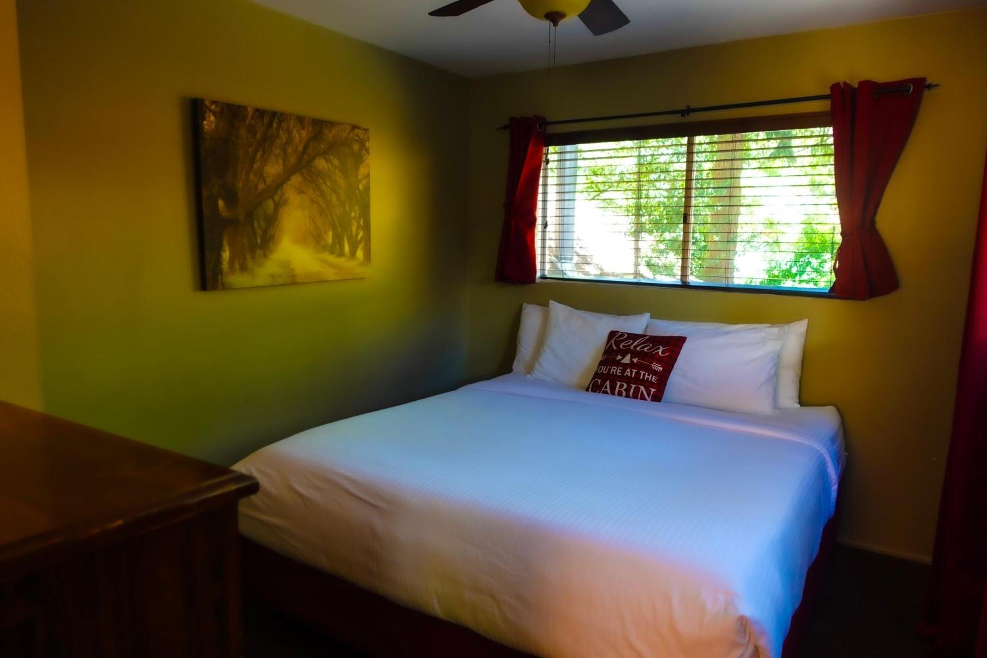 Sleepy Hollow Cabins And Hotel Crestline Buitenkant foto