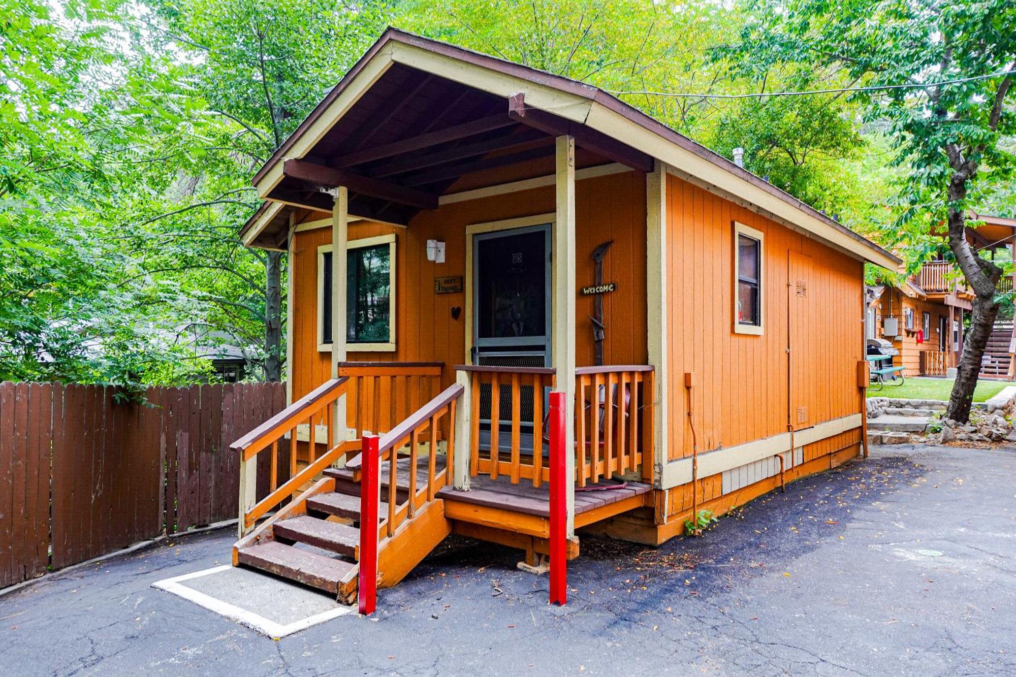 Sleepy Hollow Cabins And Hotel Crestline Buitenkant foto