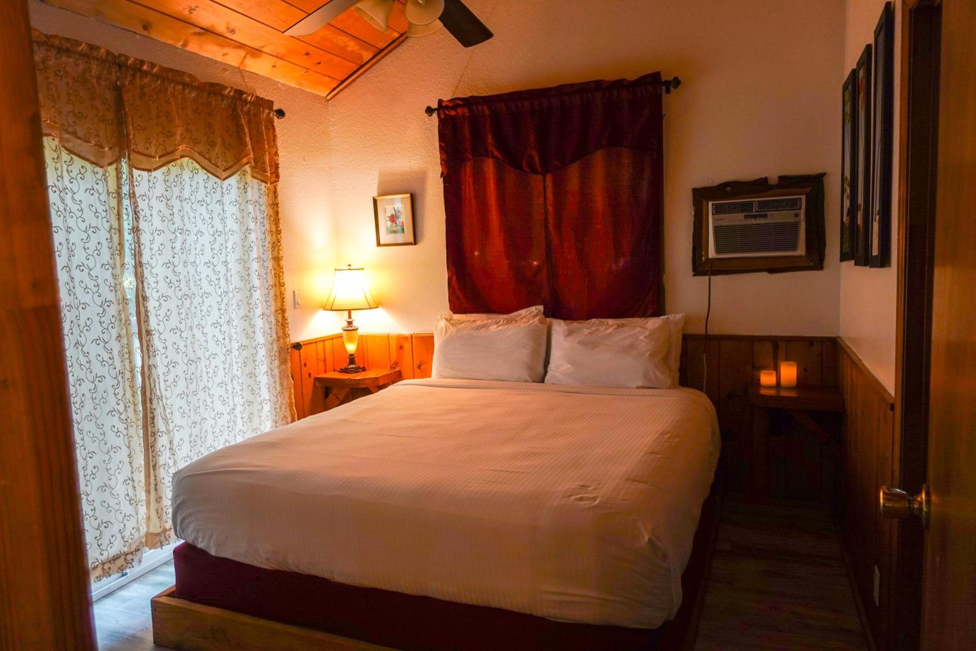Sleepy Hollow Cabins And Hotel Crestline Buitenkant foto