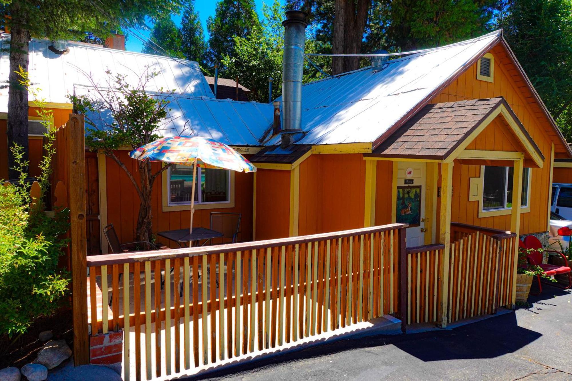 Sleepy Hollow Cabins And Hotel Crestline Buitenkant foto